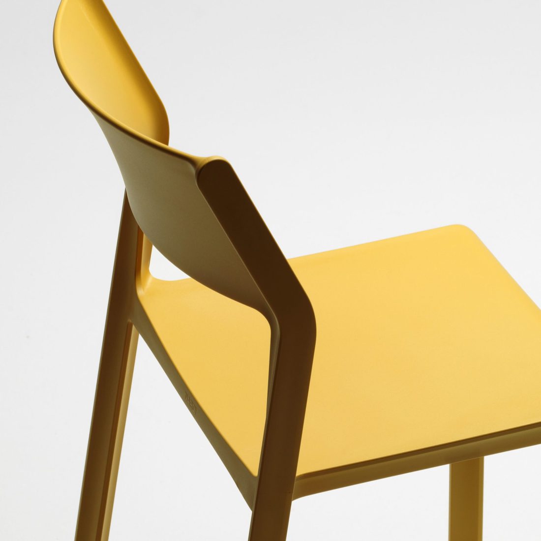 Nardi_chairs_TRILLbistrot_views5_LR